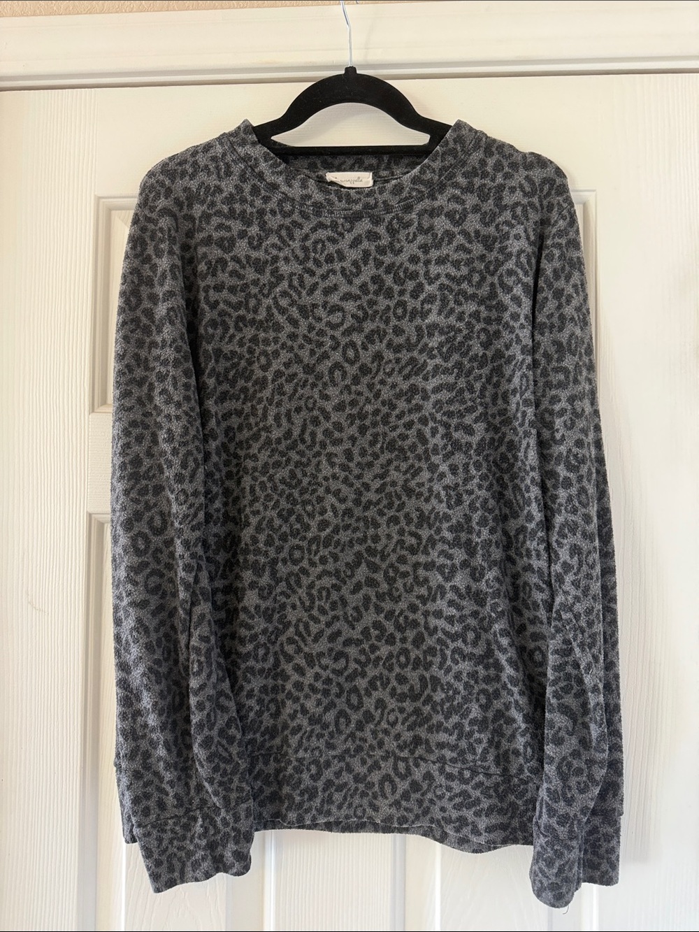 Loveappella Gray Leopard-Print Long Sleeve Sweater